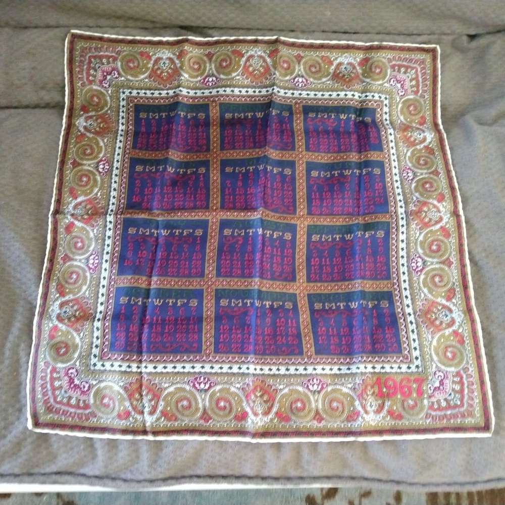 ❤️Nos Vintage 1967 Hand Rolled Silk Calendar Year Pocket Square Italy